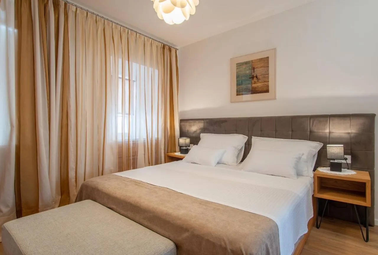 Apartments And Rooms By The Sea Pag - 21162 Pag Town
